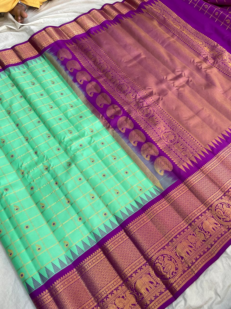 🍁Gadwal Pure Pattu Butta  Kanchi Border With Blouse Sarees.