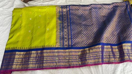 🍁Gadwal Pure Silk Butta Handloom With Blouse Sarees.