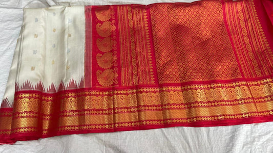 🍁Gadwal Pure Silk Butta Handloom With Blouse Sarees.