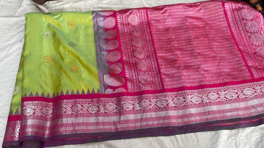 🍁Gadwal Pure Silk Butta Handloom With Blouse Sarees.