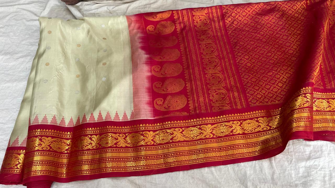 🍁Gadwal Pure Silk Butta Handloom With Blouse Sarees.