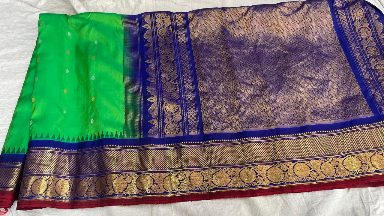 🍁Gadwal Pure Silk Butta Handloom With Blouse Sarees.