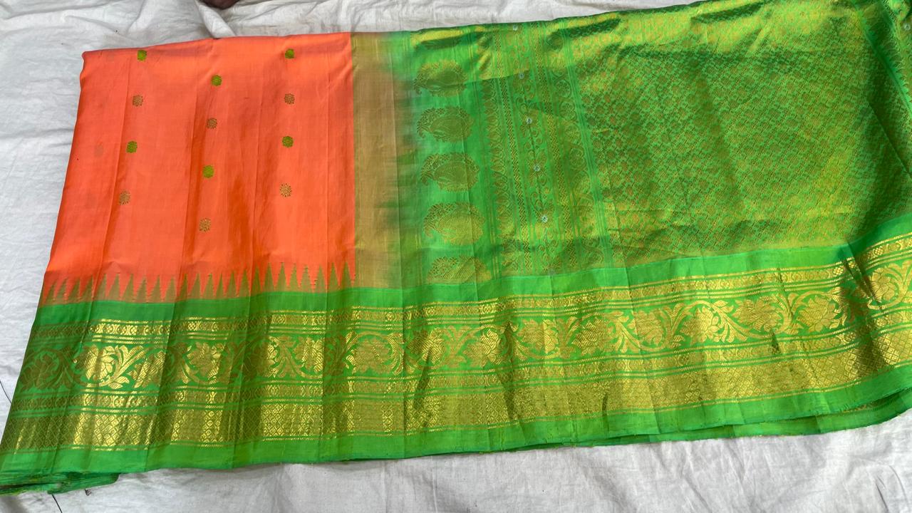 🍁Gadwal Pure Silk Butta Handloom With Blouse Sarees.