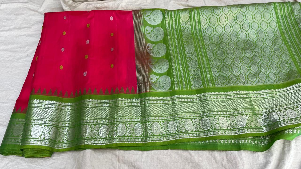 🍁Gadwal Pure Silk Butta Handloom With Blouse Sarees.