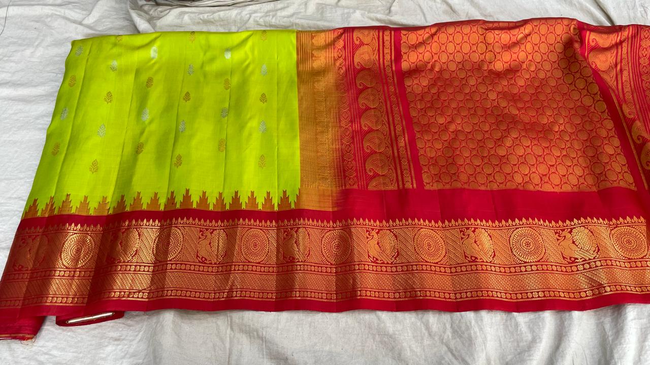 🍁Gadwal Pure Silk Butta Handloom With Blouse Sarees.