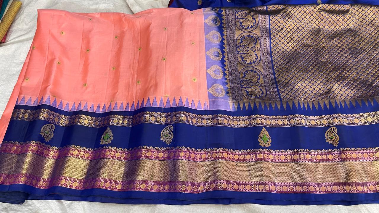 🍁Gadwal Pure Silk Border Butta With Blouse Sarees