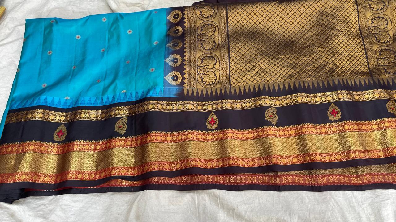 🍁Gadwal Pure Silk Border Butta With Blouse Sarees.