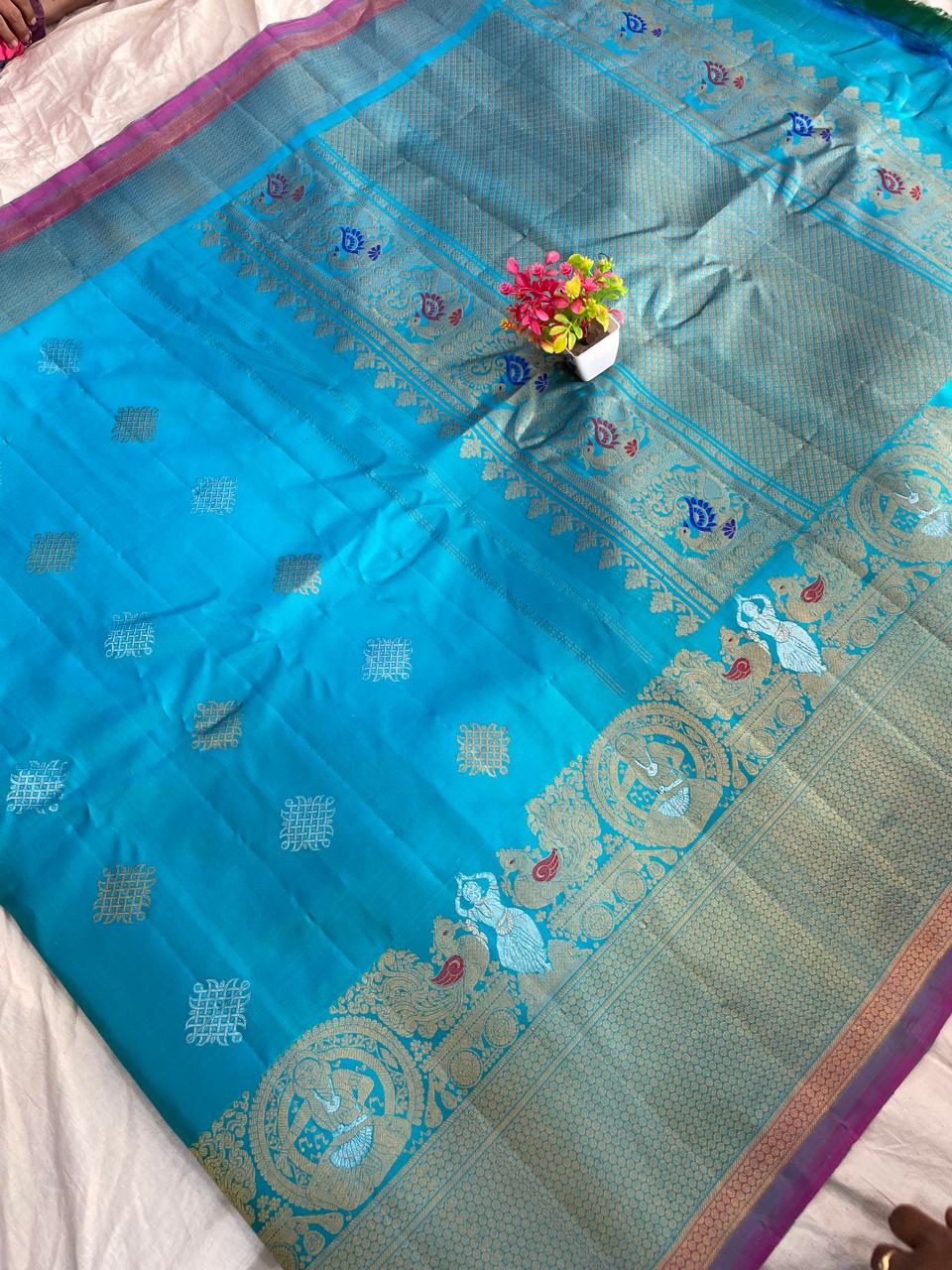 🍁Gadwal Pure Silk Handloom Turning Border With Blouse Sarees.