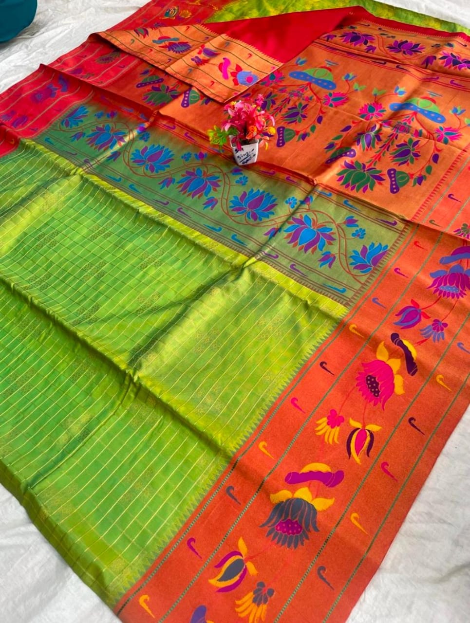 🍁Type: Gadwal Pure Pattu/Silk Paithani Pallu With Blouse Sarees.