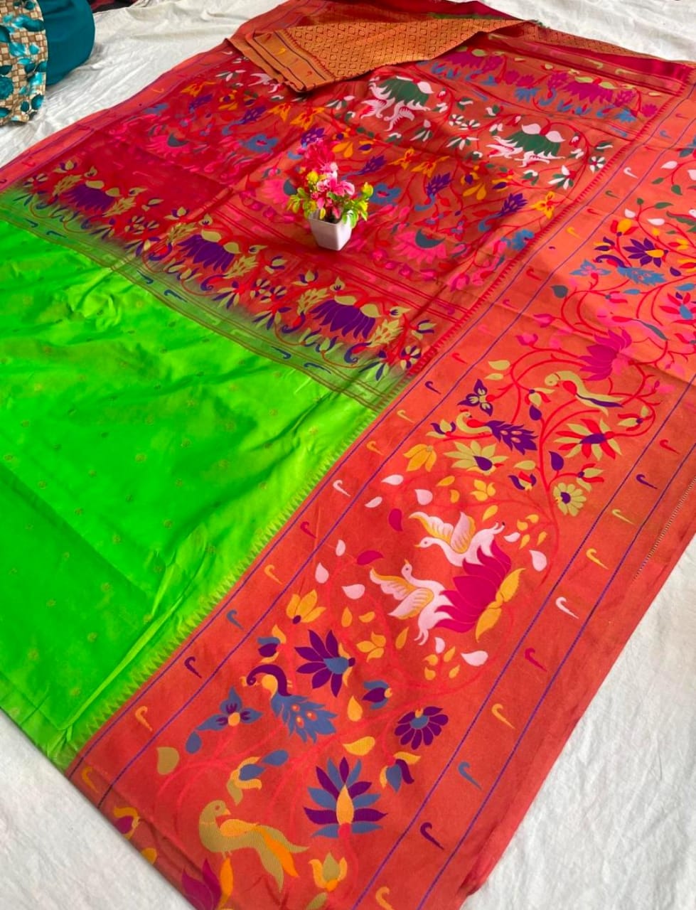 🍁Type: Gadwal Pure Pattu/Silk Paithani Pallu With Blouse Sarees.