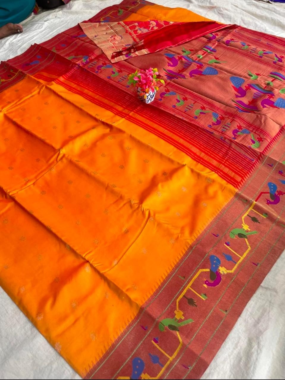 🍁Type: Gadwal Pure Pattu/Silk Paithani Pallu With Blouse Sarees.