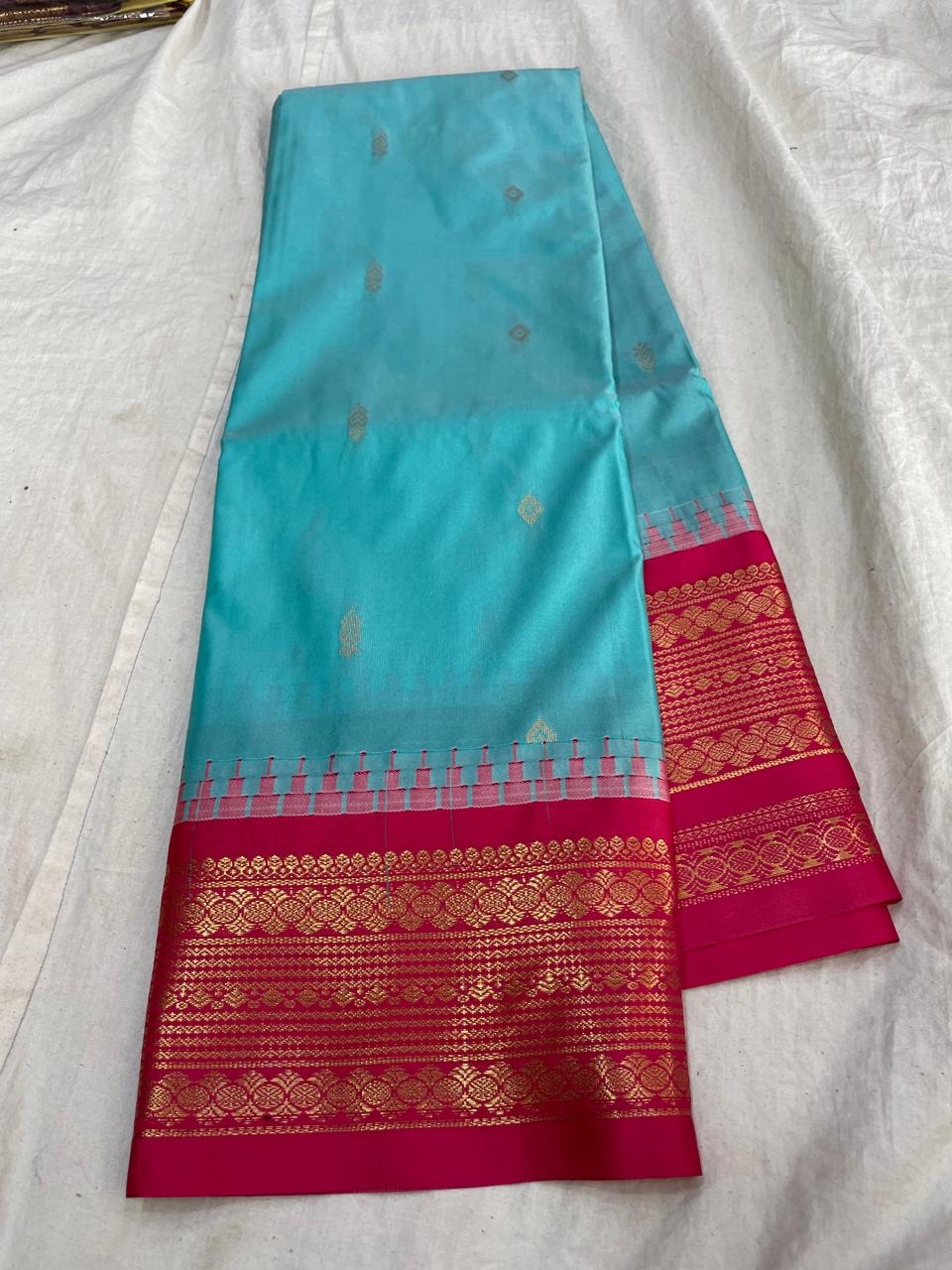 🍁Type: Gadwal Mixed Silk With Blouse Sarees.