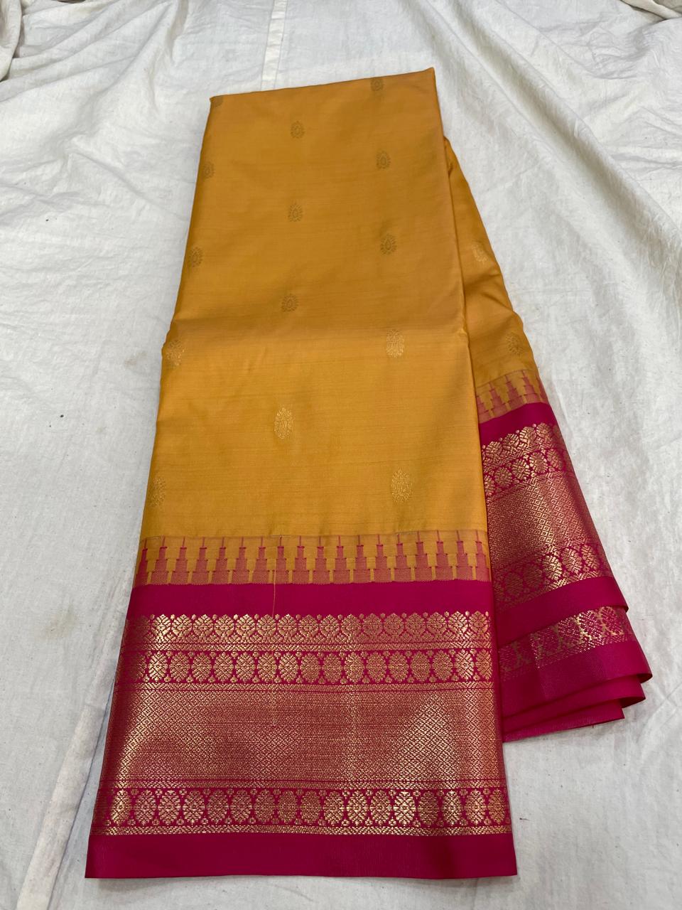 🍁Type: Gadwal Mixed Silk With Blouse Sarees.