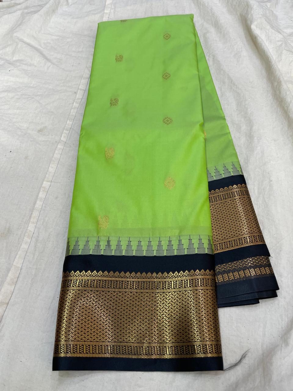 🍁Type: Gadwal Mixed Silk With Blouse Sarees.