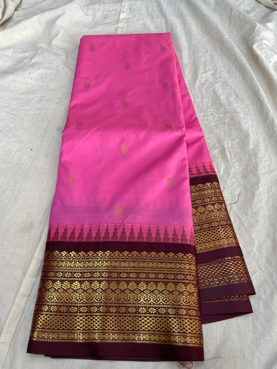 🍁Type: Gadwal Mixed Silk With Blouse Sarees.