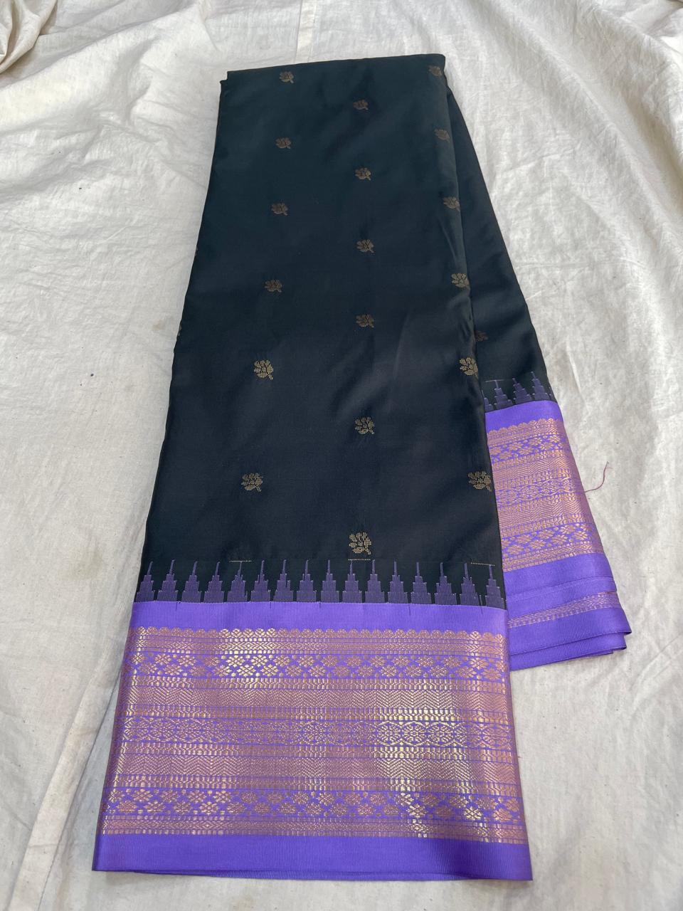 🍁Type: Gadwal Mixed Silk With Blouse Sarees.