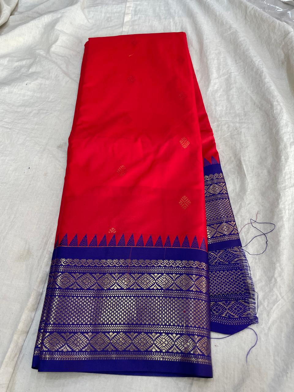 🍁Type: Gadwal Mixed Silk With Blouse Sarees.