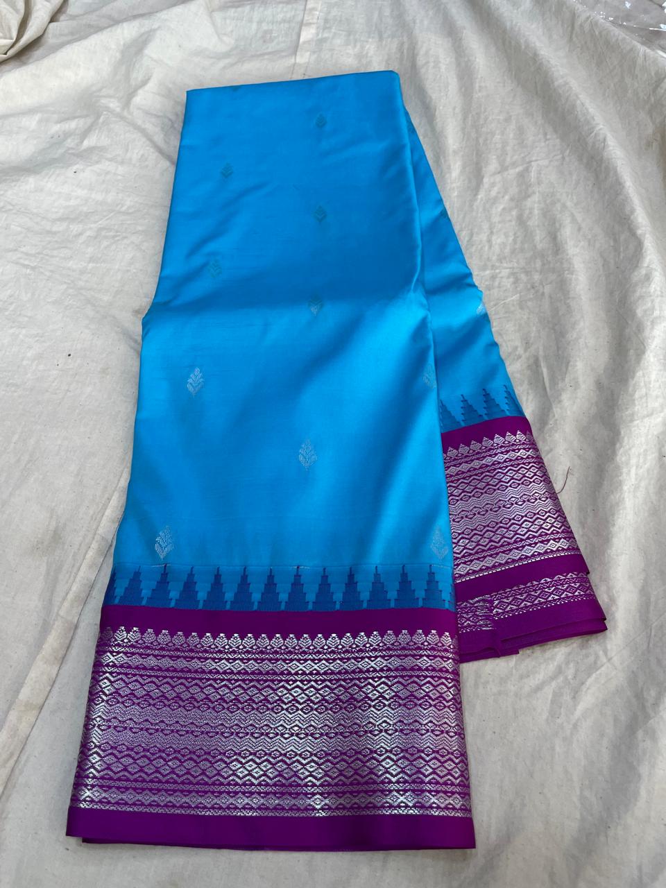 🍁Type: Gadwal Mixed Silk With Blouse Sarees.