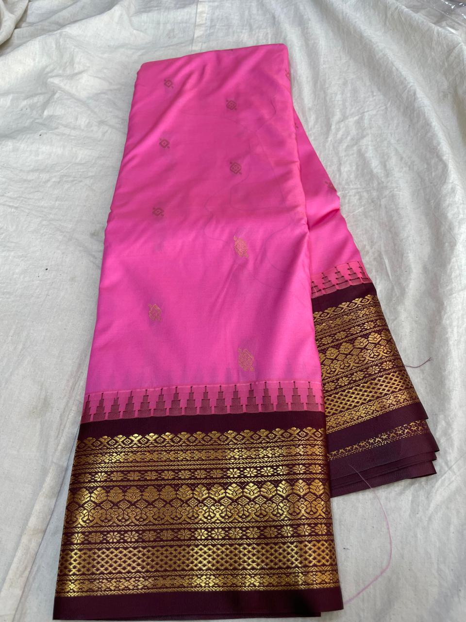 🍁Type: Gadwal Mixed Silk With Blouse Sarees.