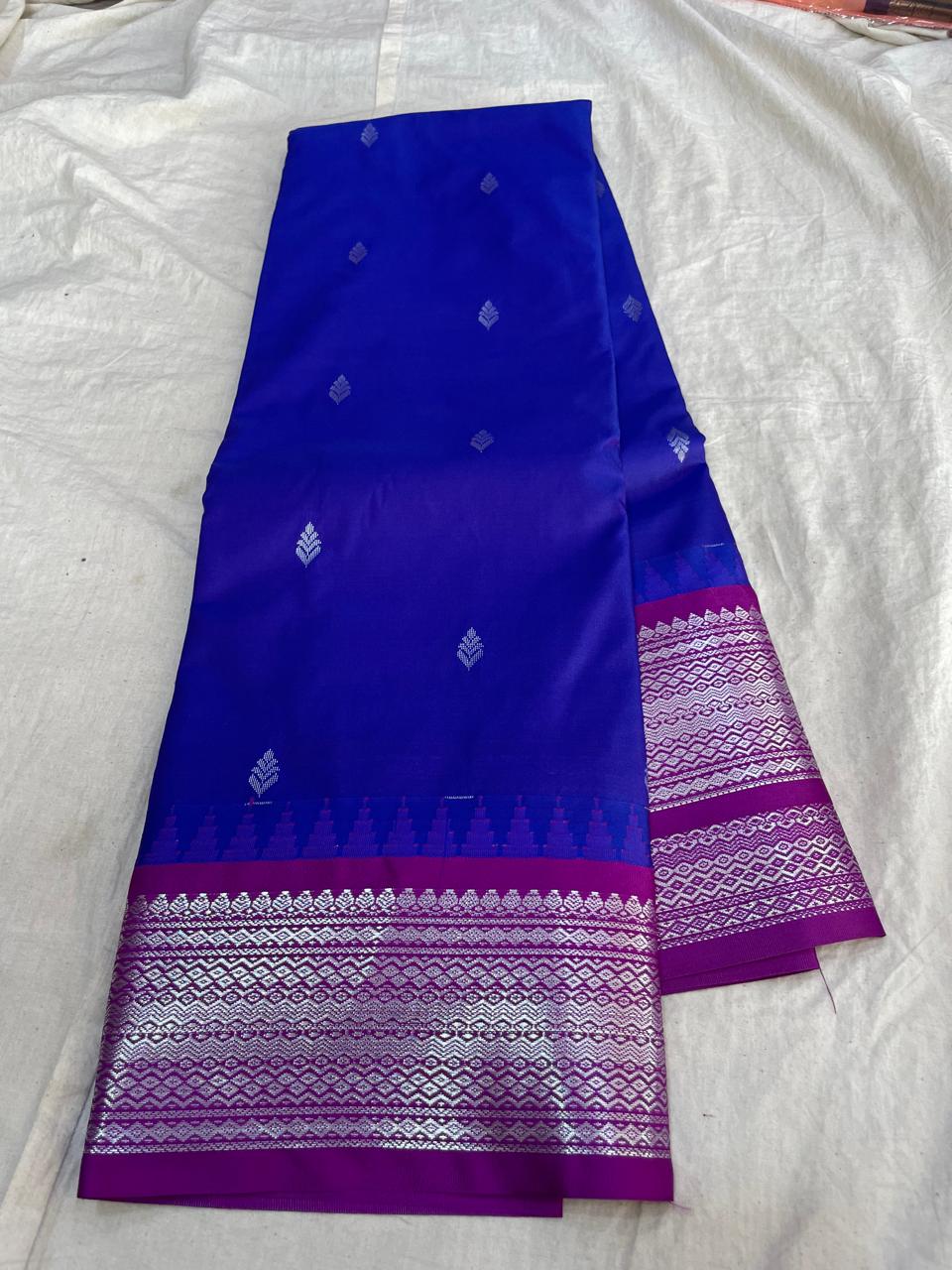 🍁Type: Gadwal Mixed Silk With Blouse Sarees.