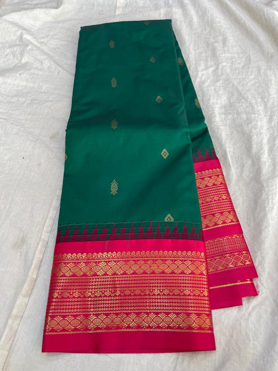 🍁Type: Gadwal Mixed Silk With Blouse Sarees.