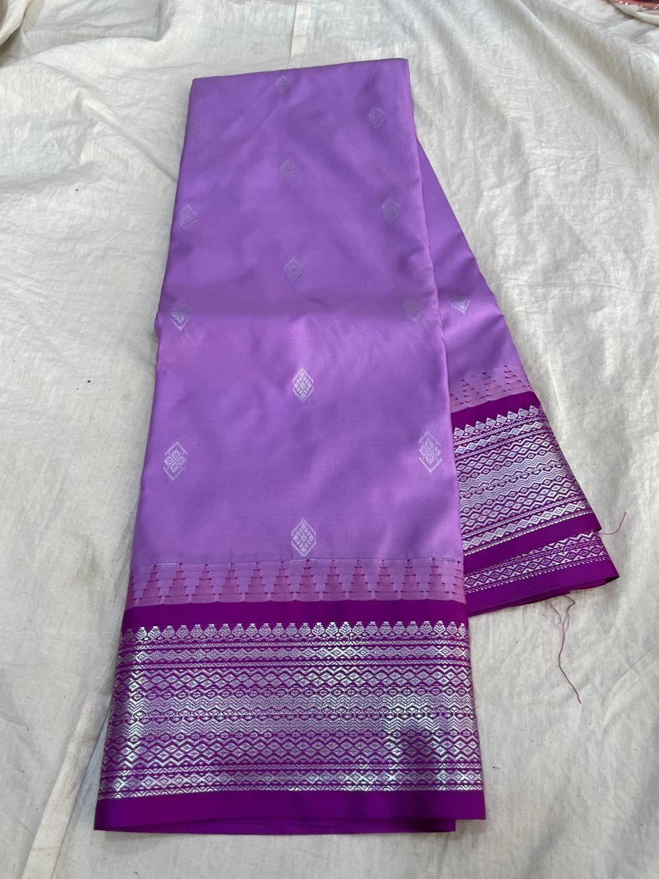 🍁Type: Gadwal Mixed Silk With Blouse Sarees.