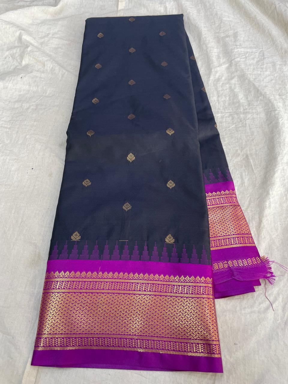 🍁Type: Gadwal Mixed Silk With Blouse Sarees.