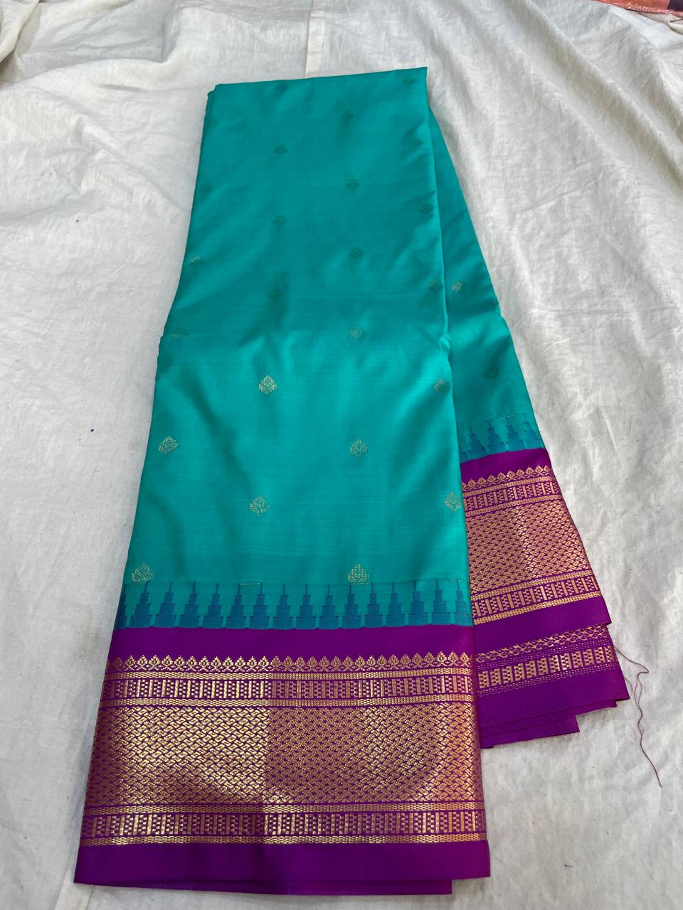 🍁Type: Gadwal Mixed Silk With Blouse Sarees.