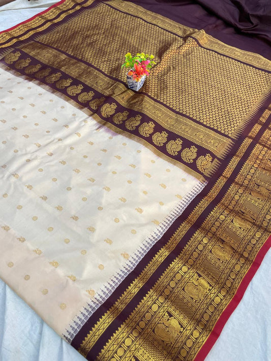 🍁Type: Gadwal Pure Pattu Kanchi Boder With Blouse Sarees.