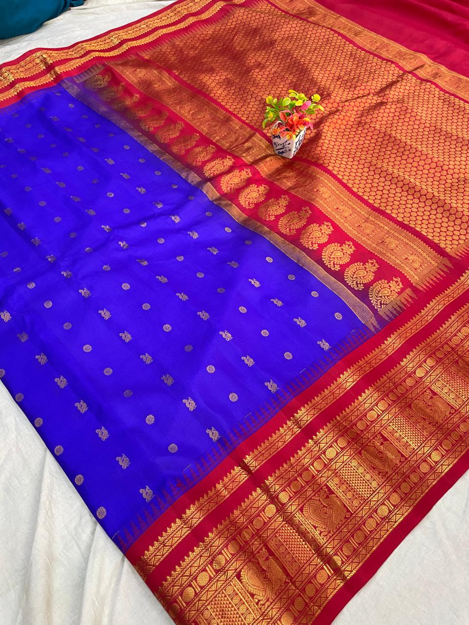 🍁Type: Gadwal Pure Pattu Kanchi Boder With Blouse Sarees.