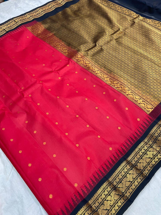 🍁Type: Gadwal Pure Pattu Butta Small Boder With Blouse Sarees.