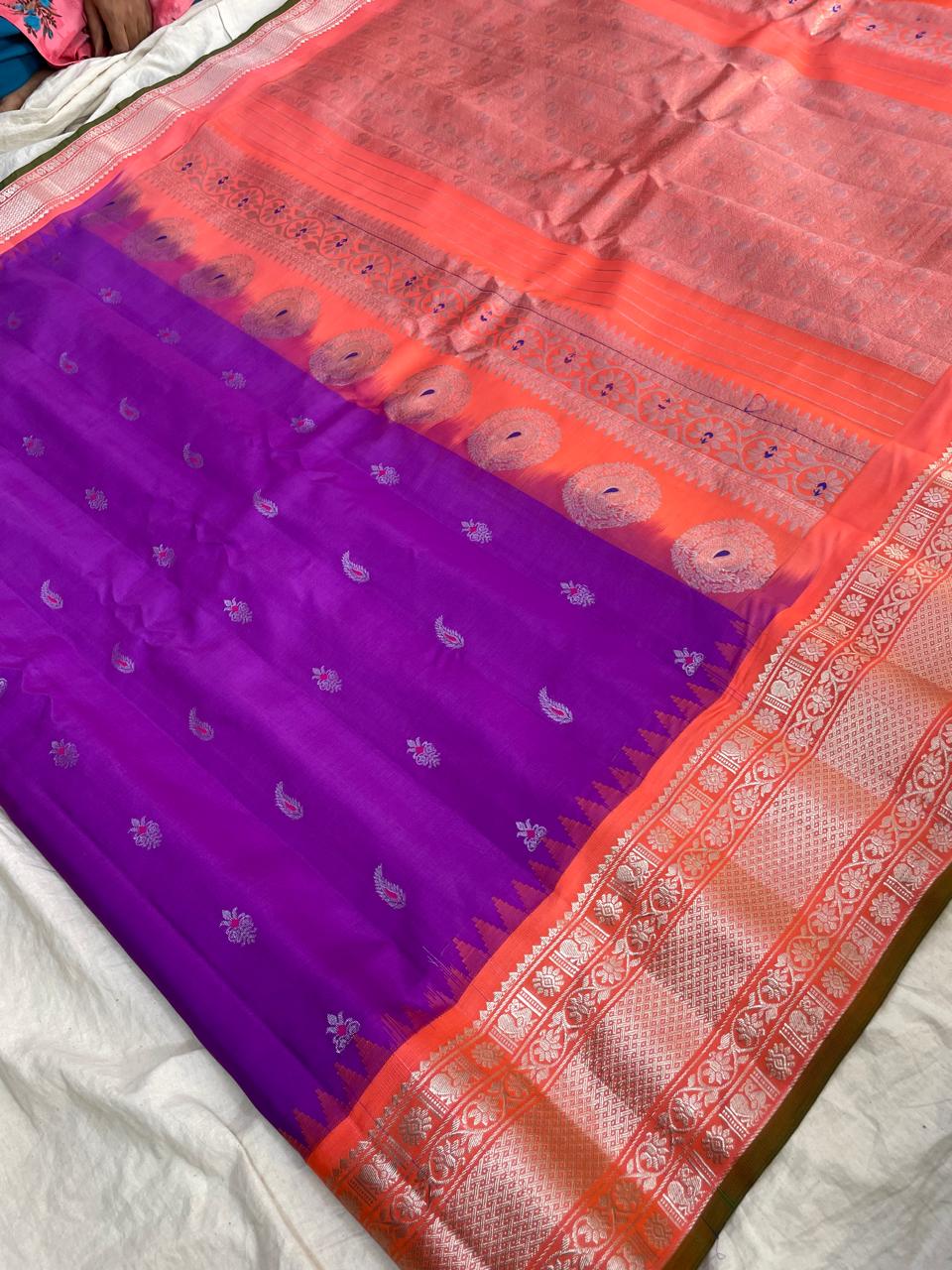 🍁Type: Gadwal Pure Pattu Butta With Blouse Sarees.