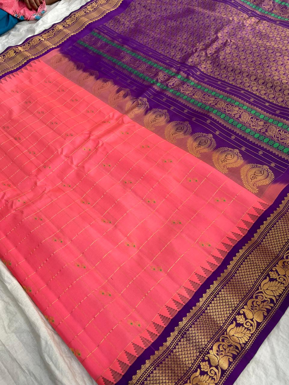 🍁Type: Gadwal Pure Pattu Butta With Blouse Sarees.