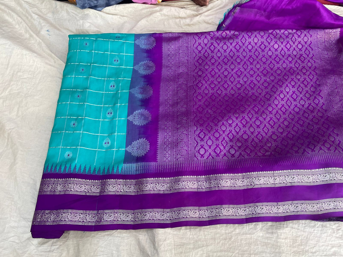 🍁Gadwal Pure Pattu Gap Border With Blouse Sarees.