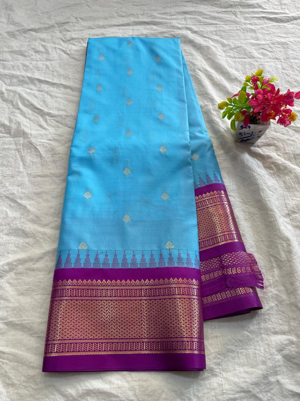 🍁Type: Gadwal Mixed Silk With Blouse Sarees.