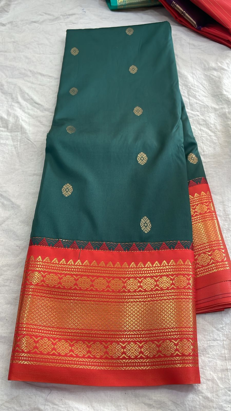 🍁Type: Gadwal Mixed Silk With Blouse Sarees.