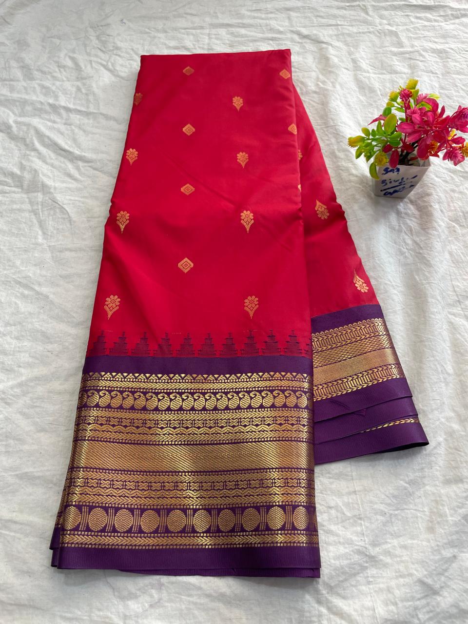 🍁Type: Gadwal Mixed Silk With Blouse Sarees.