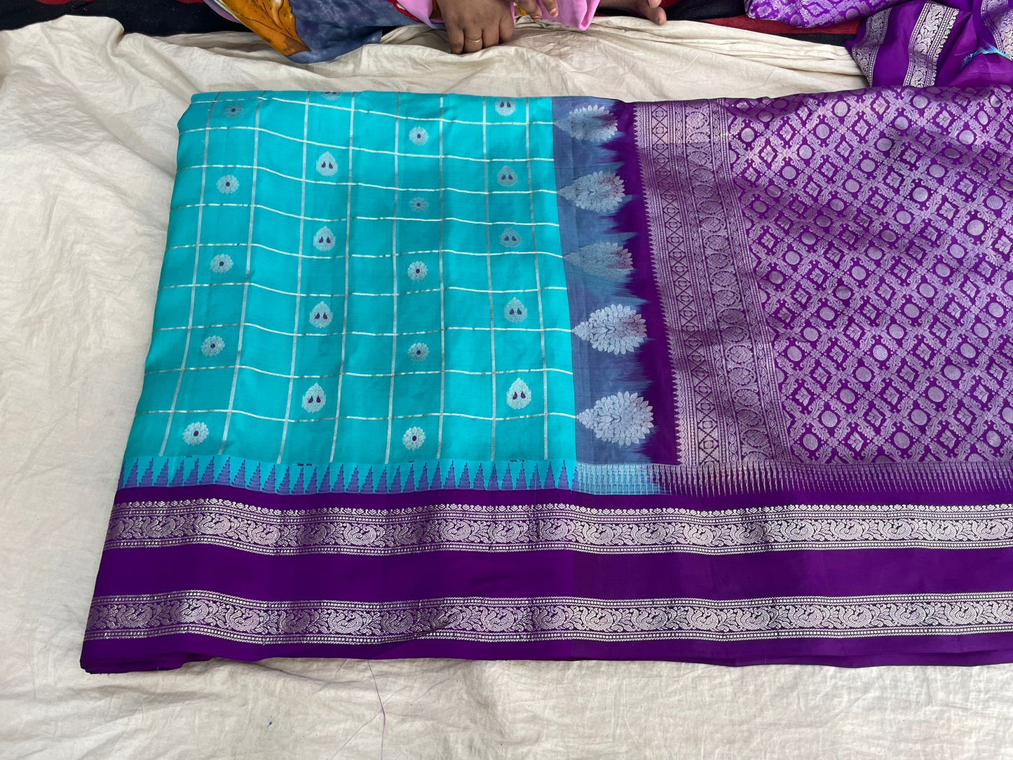 🍁Gadwal Pure Pattu Gap Border With Blouse Sarees.