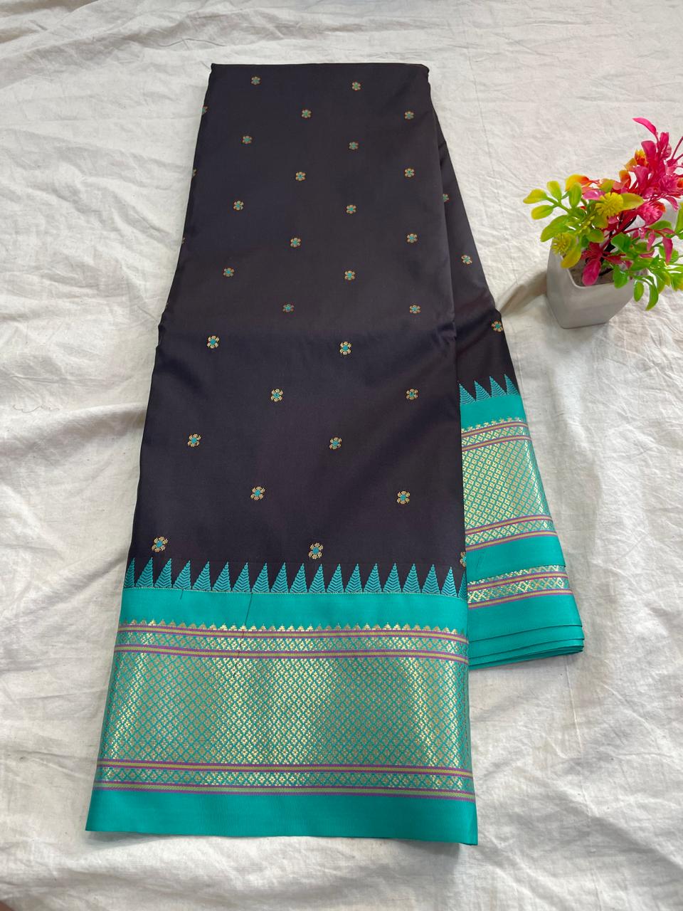 🍁Type: Gadwal Mixed Silk Paithani Pallu With Blouse Sarees.