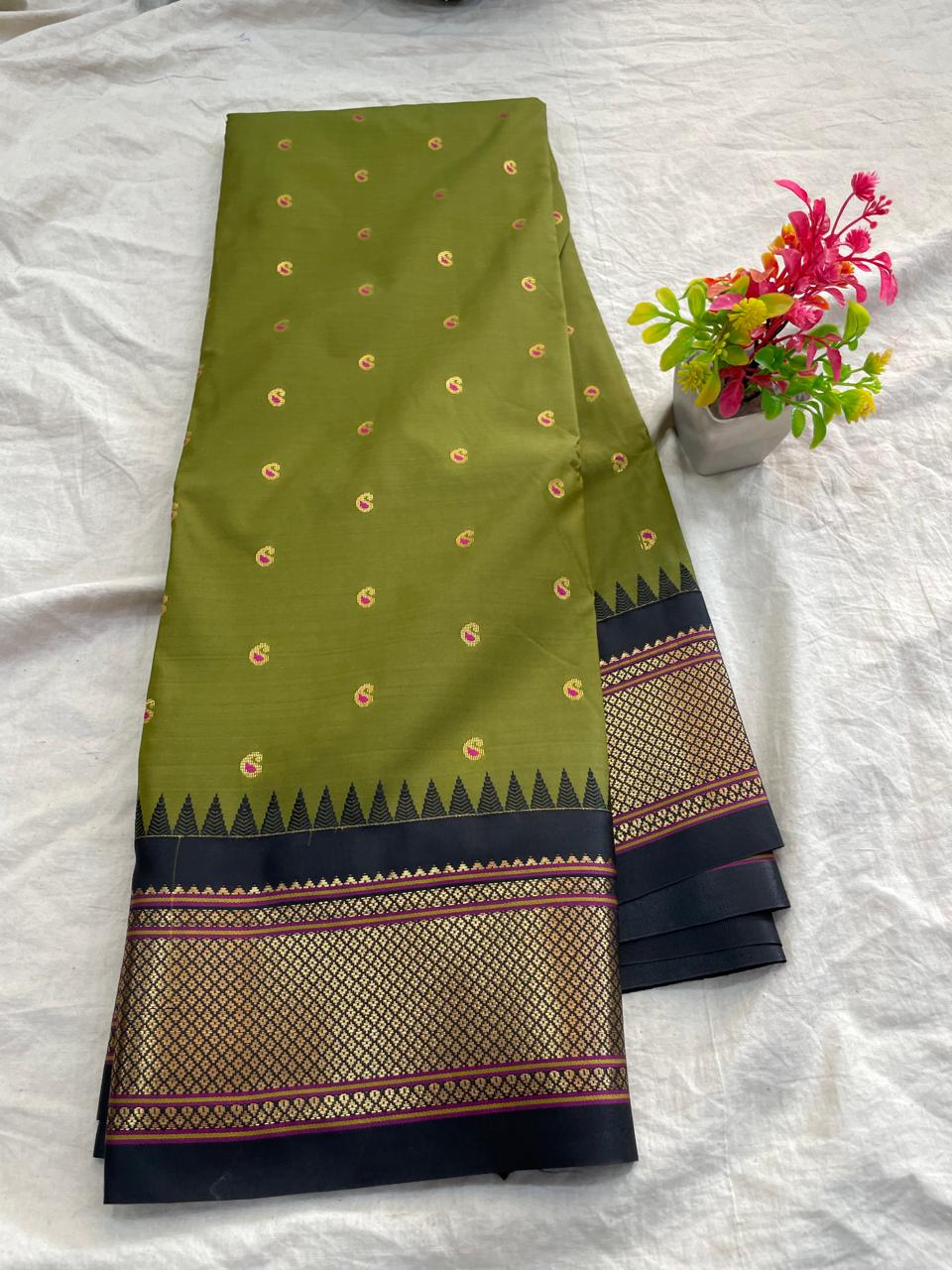 🍁Type: Gadwal Mixed Silk Paithani Pallu With Blouse Sarees.