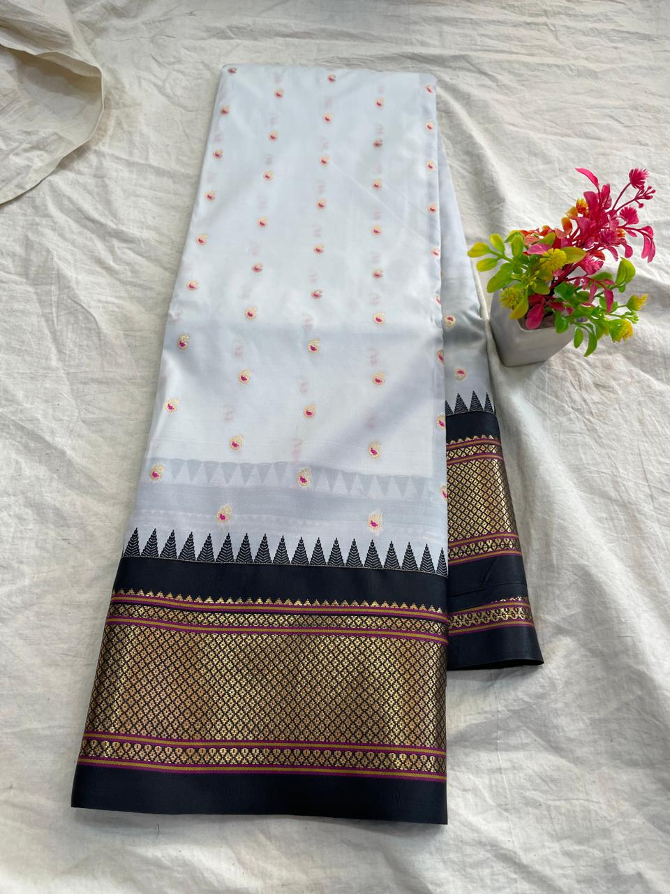 🍁Type: Gadwal Mixed Silk Paithani Pallu With Blouse Sarees.