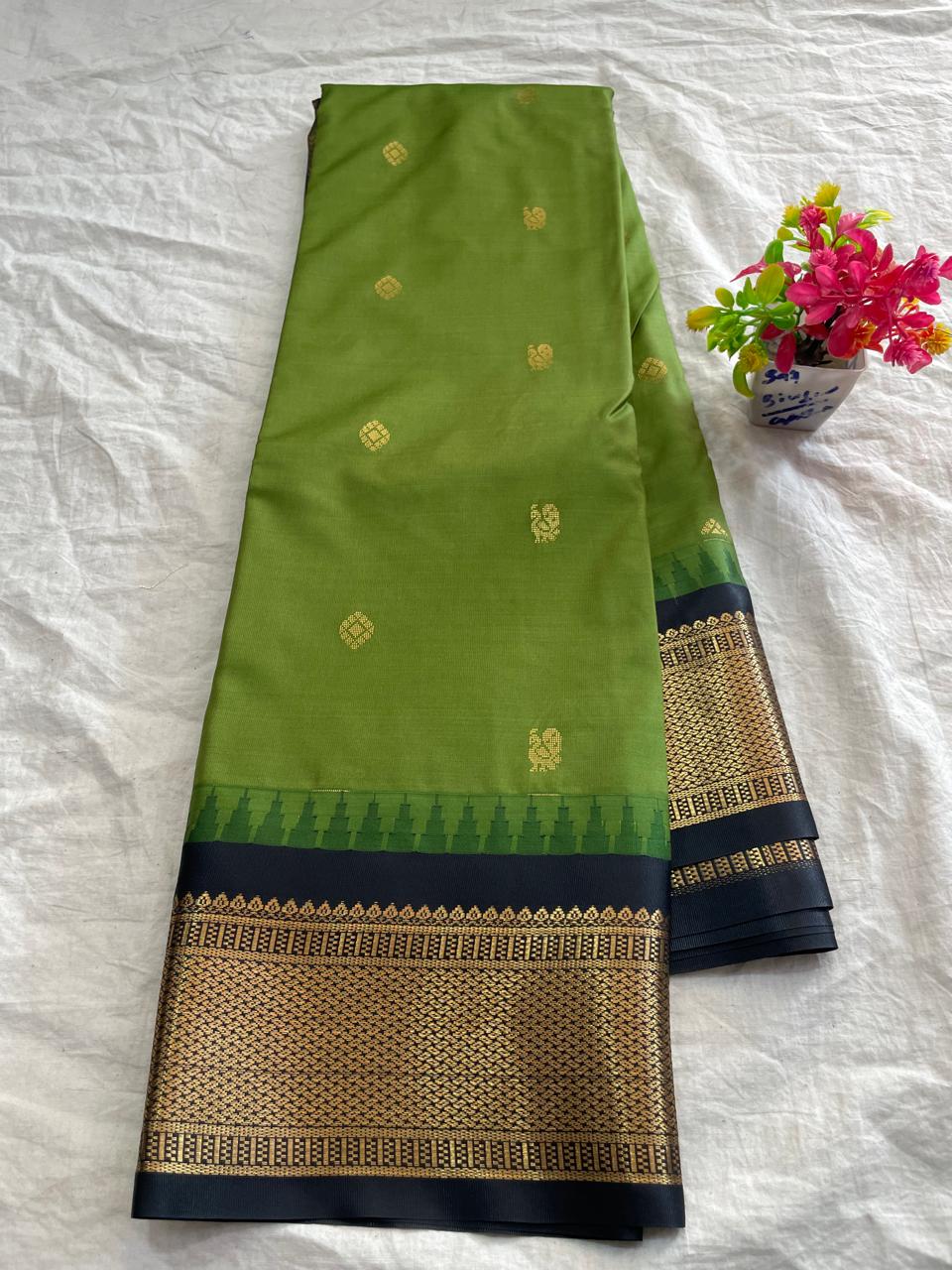 🍁Type: Gadwal Mixed Silk With Blouse Sarees.