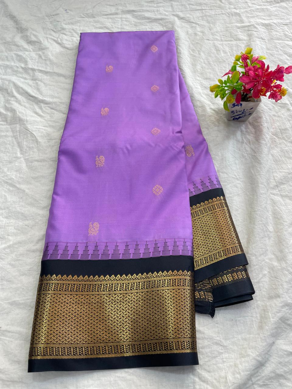 🍁Type: Gadwal Mixed Silk With Blouse Sarees.