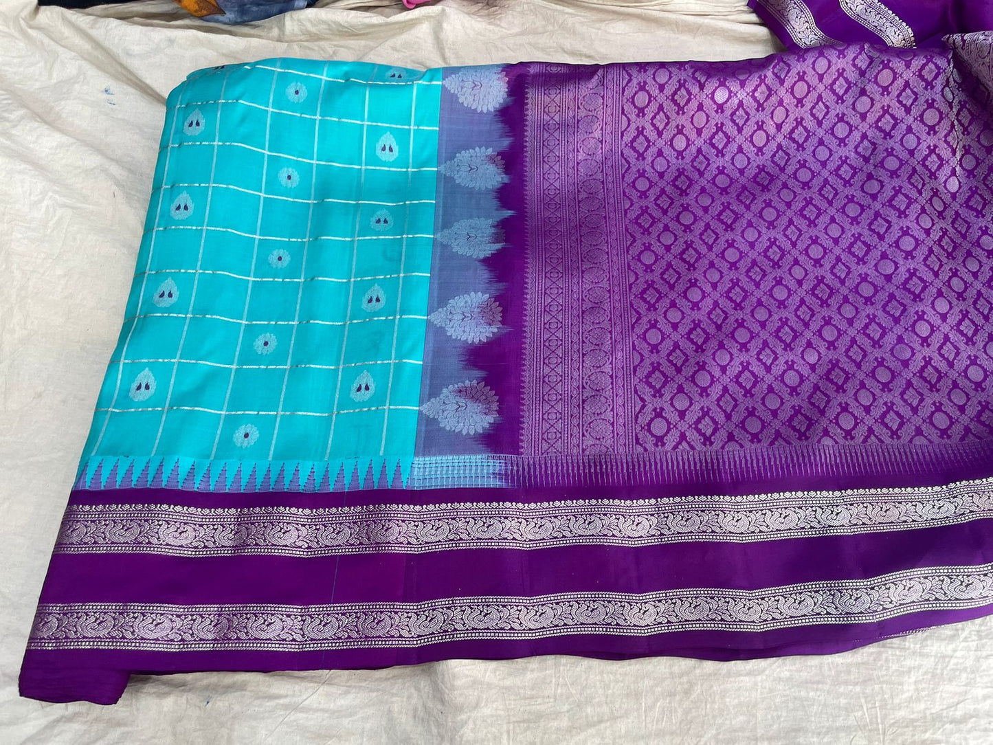 🍁Gadwal Pure Pattu Gap Border With Blouse Sarees.