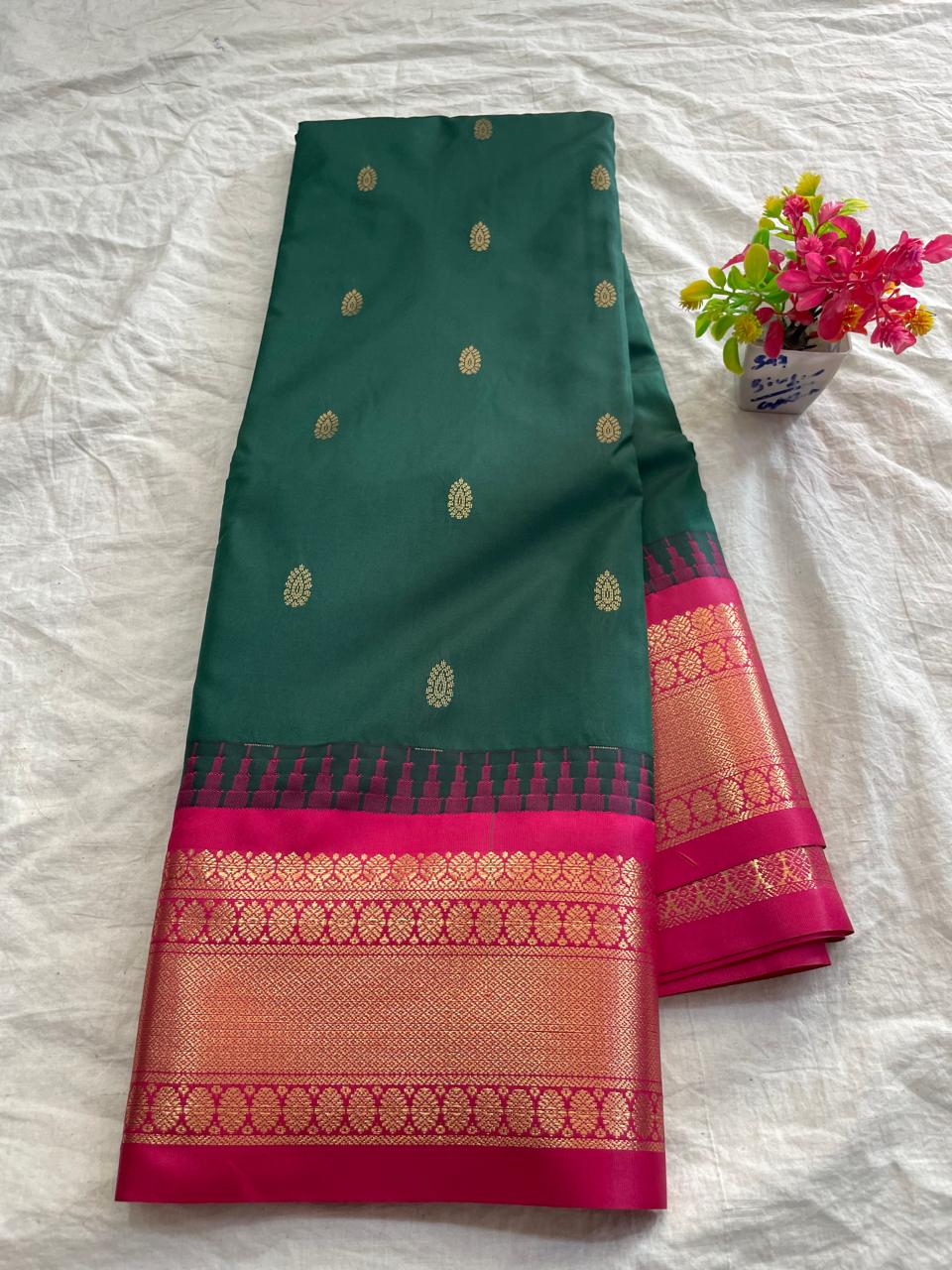 🍁Type: Gadwal Mixed Silk With Blouse Sarees.