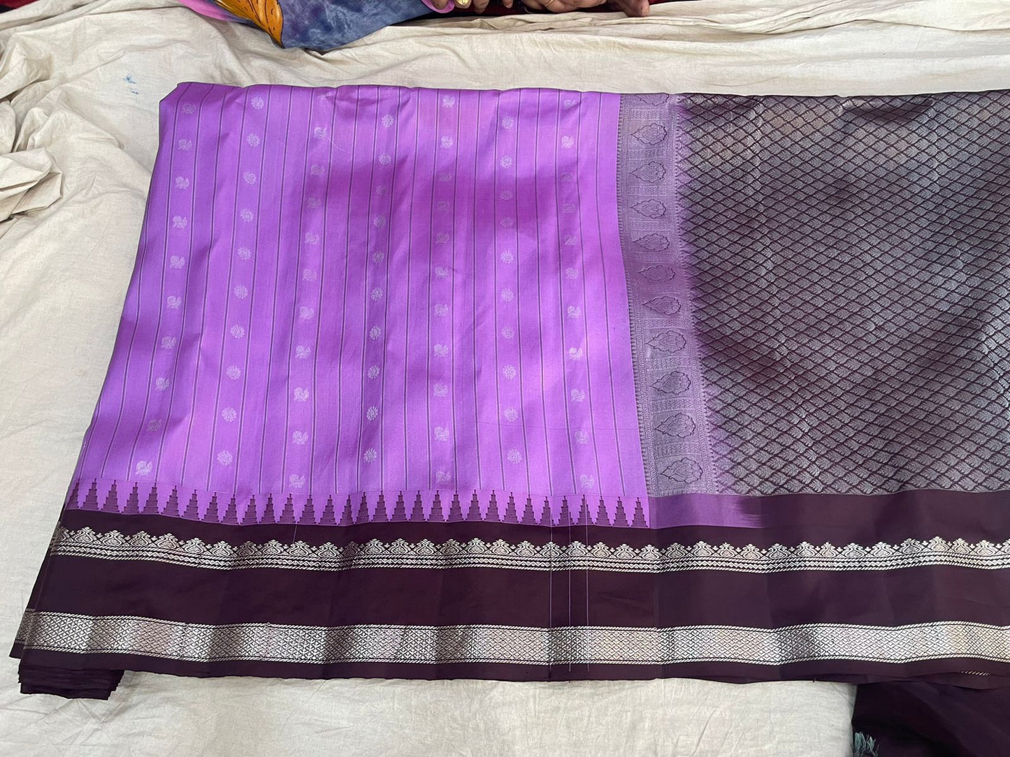 🍁Gadwal Pure Pattu Gap Border With Blouse Sarees.