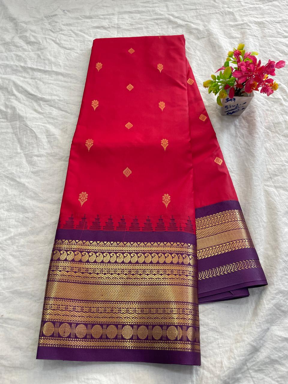 🍁Type: Gadwal Mixed Silk With Blouse Sarees.