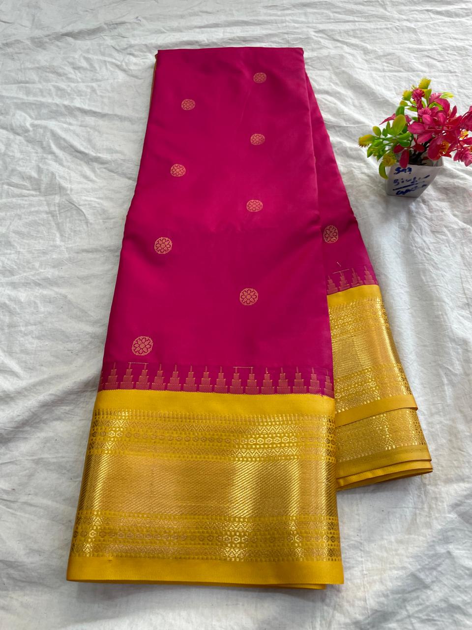 🍁Type: Gadwal Mixed Silk With Blouse Sarees.