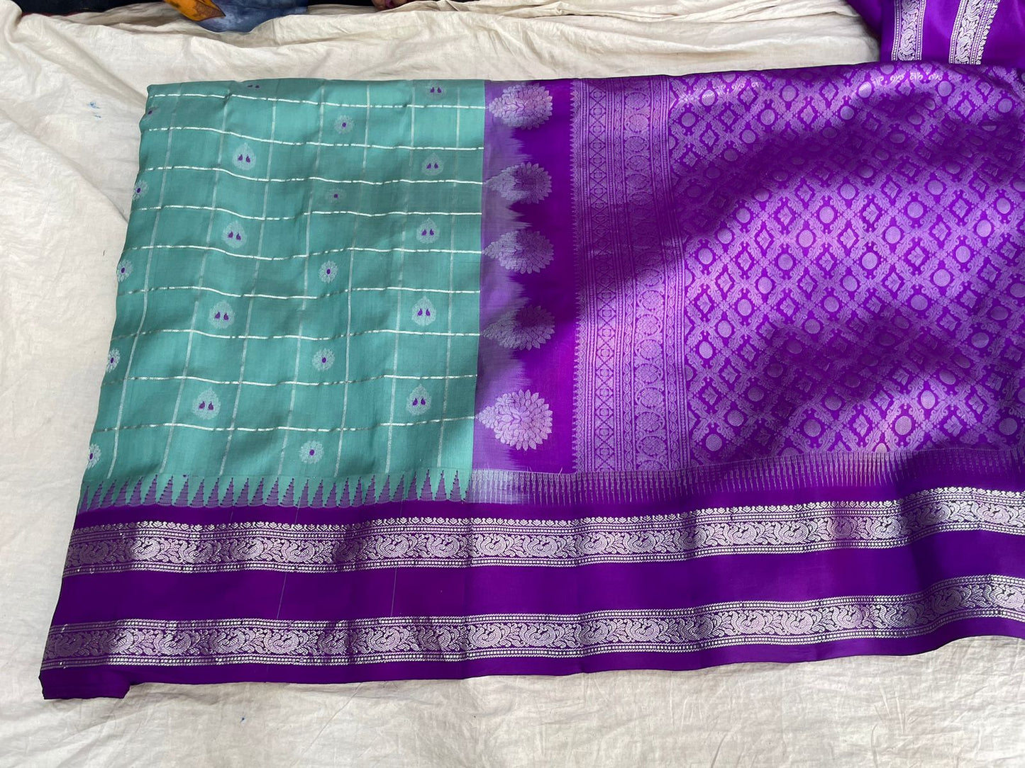 🍁Gadwal Pure Pattu Gap Border With Blouse Sarees.