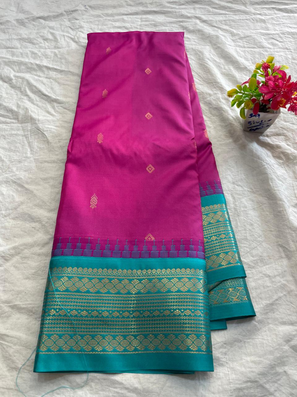 🍁Type: Gadwal Mixed Silk With Blouse Sarees.